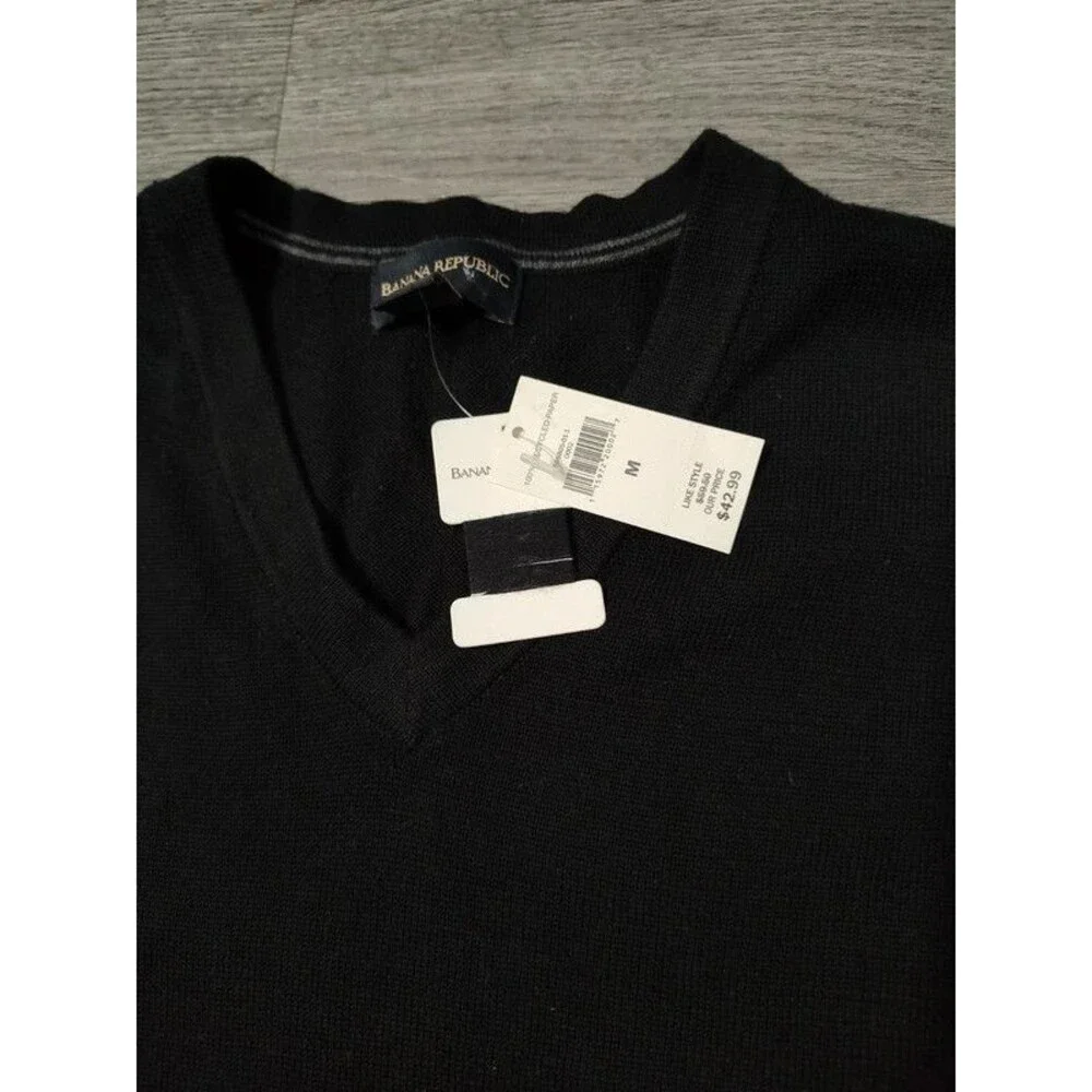 Banana Republic NWT men's black 100% cotton V-neck sweater size M